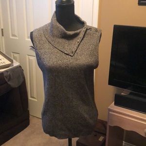 Stylish Sleeveless sweater XL
